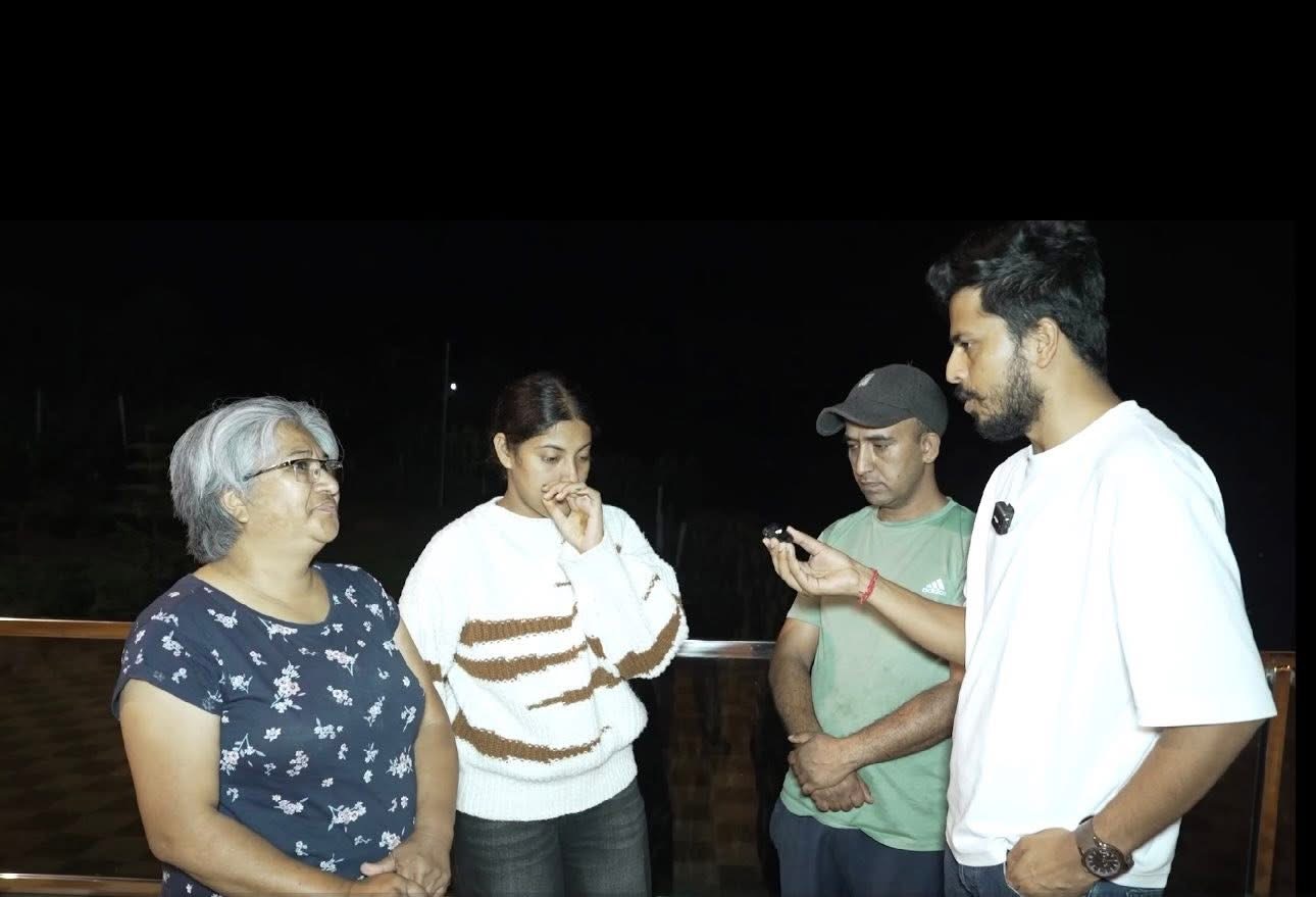 स्वस्तिका र बाबुको चौध वर्षपछि भेट: सामाजिक अभियान्ता अर्जुन भुसालको पहलमा सम्भव भयो पुनर्मिलन
