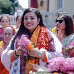 अमेरिकामा राधिका दासीको प्रवचनमा हजारौं भक्तजनको सहभागिता