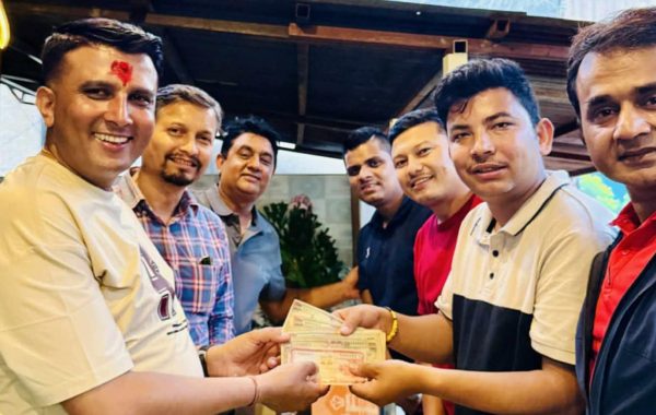 ‘लोक सञ्चारकर्मी कल्याणकारी कोष’मा हरिबल्लभ नेपालको २५ हजार योगदान