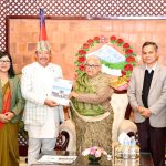 निर्वाचन आयोगले गर्यो प्रधानमन्त्री कार्कीसमक्ष निर्वाचन प्रतिवेदन पेस