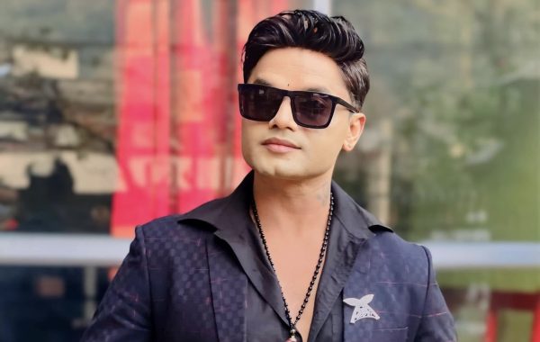 गायक पशुपति शर्मा सवार कार स्याङ्जामा दुर्घटना