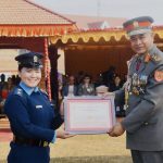 नेपाल प्रहरीको पहिलो महिला सगरमाथा आरोही कुन्जाङ शेर्पालाई सशस्त्र आईजीको विशेष सम्मान