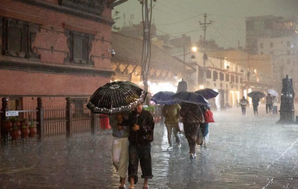 हावाहुरीसहितको वर्षाले काठमाडौं उपत्यका अस्तव्यस्त