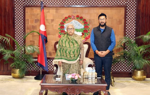 प्रधानमन्त्री कार्की र रास्वपा सभापति लामिछानेबीच शिष्टाचार भेटवार्ता
