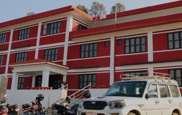 भीमसेन थापा गाउँपालिकाको स्याटेलाइट क्लिनिक: टोलटोलमै निःशुल्क स्वास्थ्य, दन्त र आँखा सेवा