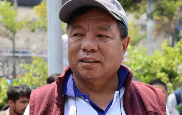 शपथ हुने छाँटकाँट देखिएन, किताब बेच्छु, गाह्रो पिरो नमान्नुहोला : महावीर