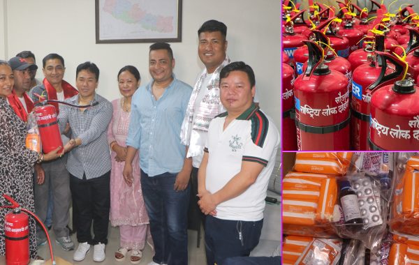 लोकदोहोरी व्यवसायी संघद्वारा बसपार्कका ६१ दोहोरी साँझलाई सुरक्षा सामग्री हस्तान्तरण