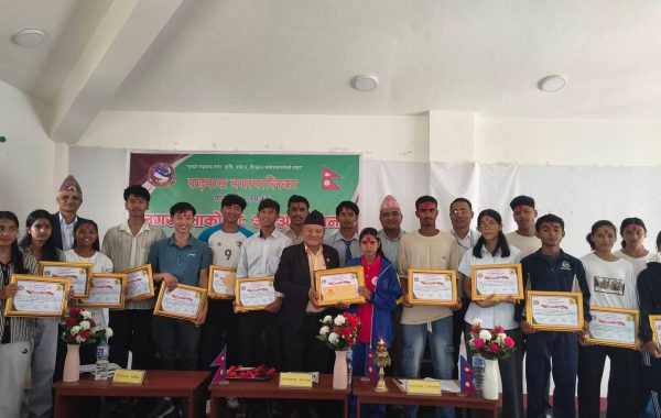 राइनासमा विभिन्न विधाका उत्कृष्ट व्यक्तित्व सम्मानित