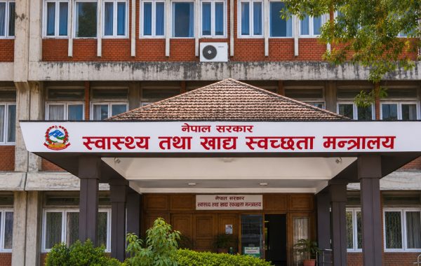 दुई वर्षभित्र ३६ प्रकारका अत्यावश्यक औषधि उत्पादन गर्ने मन्त्रालयको तयारी, नेपाल औषधि लिमिटेडसँग समझदारी हुँदै