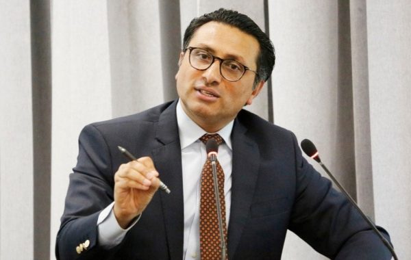 ढुक्क हुनुहोस्, ‘एक पटकको नेपाली, सधैँको नेपाली’ हौँ”: अर्थमन्त्री डा. स्वर्णिम वाग्ले