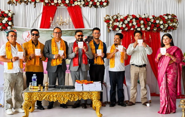 कलाकार लोमस शर्माद्वारा लिखित ‘शक्ति’ पुस्तक विमोचन