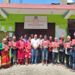 नाप नक्सा पूरा भएको ३८ वर्षपछि पाए डडेलधुराका १२ परिवारले पाए पुर्जा