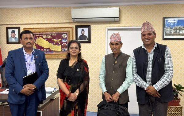 बाजुरामा वर्षेनि हुने खाद्यान्न अभाव अन्त्य गर्न मन्त्री यादवको पहल, आपूर्ति व्यवस्थापन तत्काल सुधार्न निर्देशन
