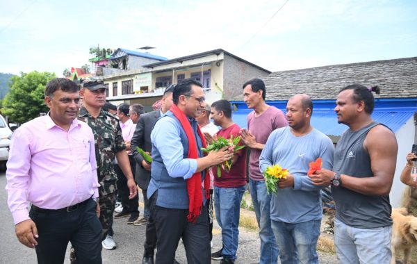 निर्वाचन क्षेत्रमा पुगे अर्थमन्त्री वाग्ले, जनताका समस्या र विकासका माग सुन्दै