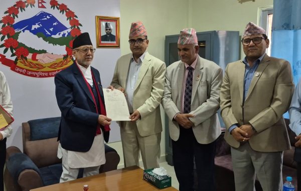 एमालेको समर्थनमा सुदूरपश्चिमको मुख्यमन्त्री बने खगराज भट्ट